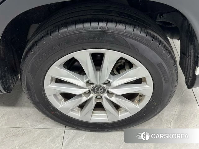 Toyota Corolla 2023 Белый из Китая, фото 4