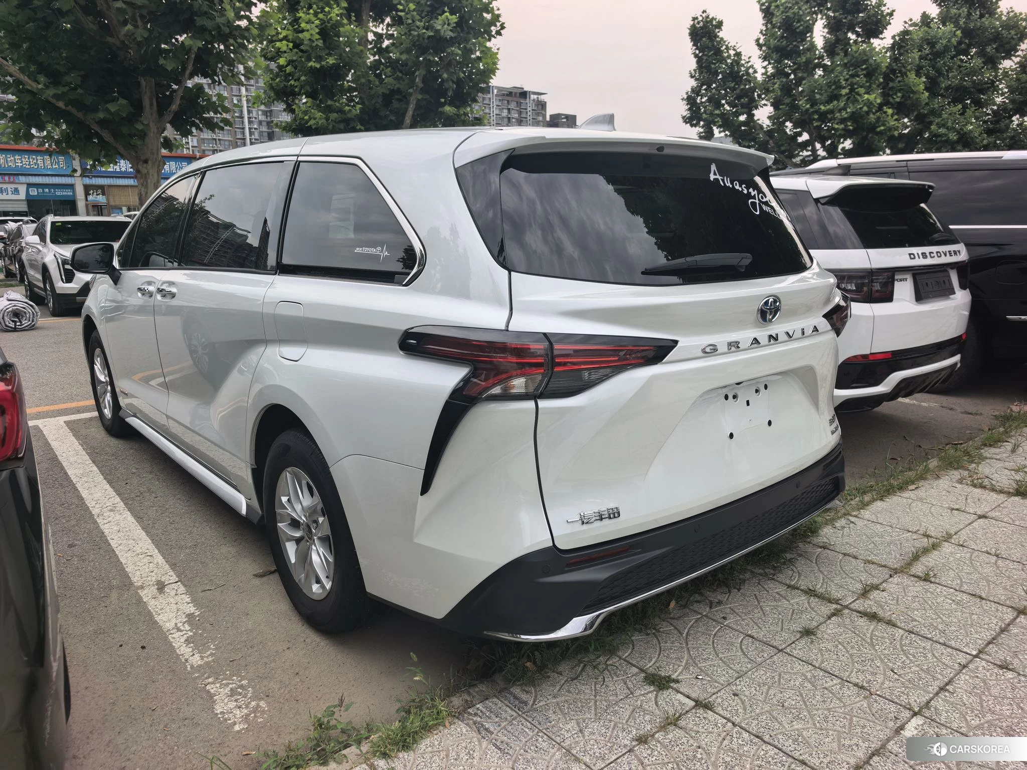 Toyota Granvia 2024 Белый из Китая, фото 4