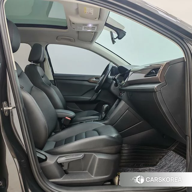 Volkswagen Tharu 2021 Темно-серый из Китая, фото 4