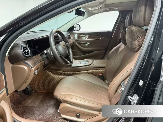 Mercedes-Benz E-Class 2023 Черный из Китая, фото 4