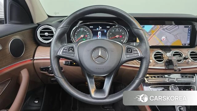 Mercedes-Benz E-Class W213 2018 Белый из Кореи, фото 4