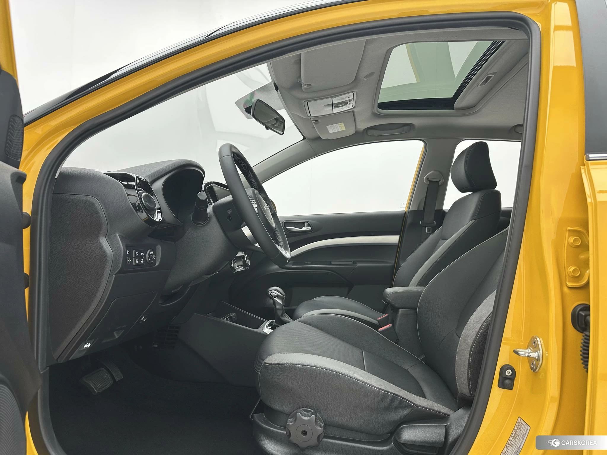 Kia KX1 2021 Желтый из Китая, фото 4