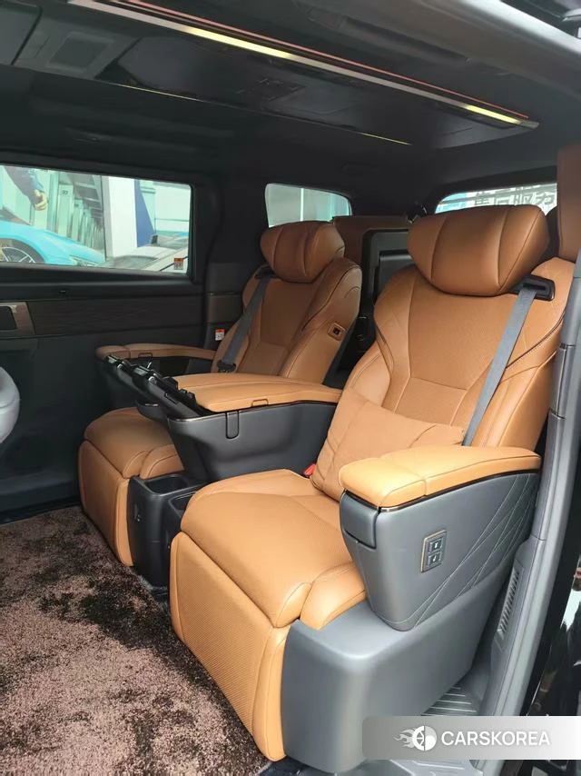 Toyota Vellfire 2024 Черный из Китая, фото 4