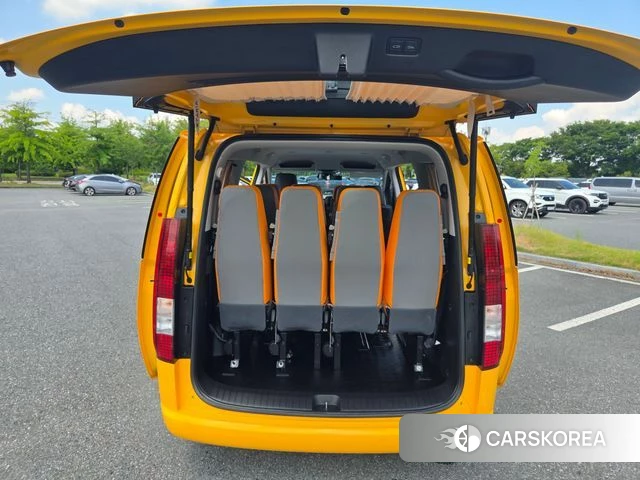 Hyundai Staria 2022 Желтый из Кореи, фото 4