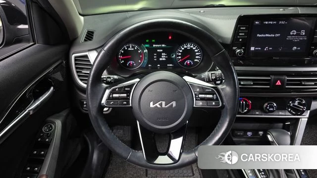 Kia Seltos 2022 Черный из Кореи, фото 4