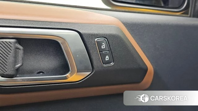 Ford Bronco 6th Generation 2022 Желтый из Кореи, фото 4