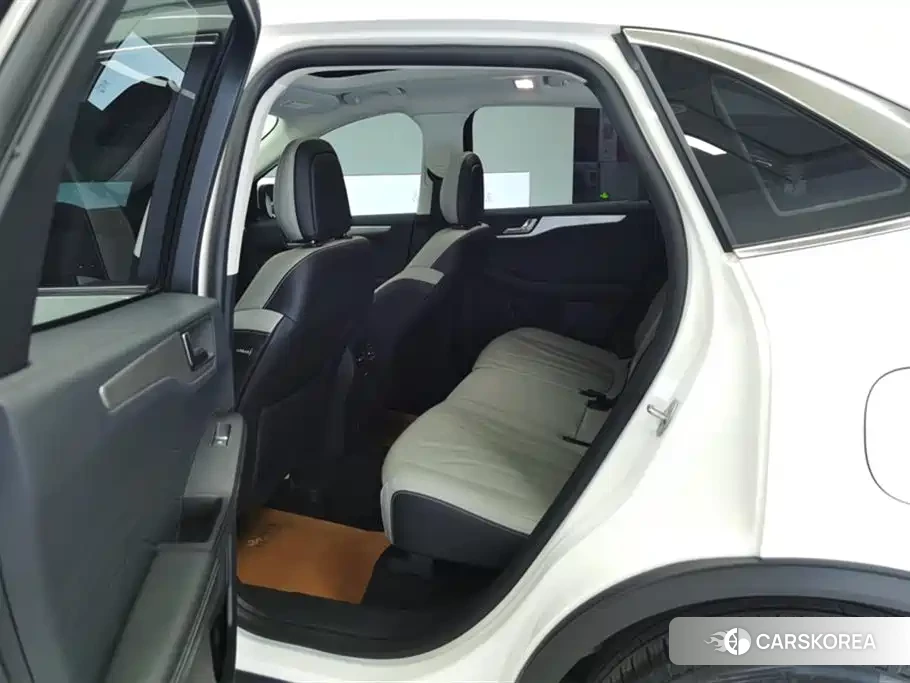 Ford Escape 2024 Белый из Китая, фото 4