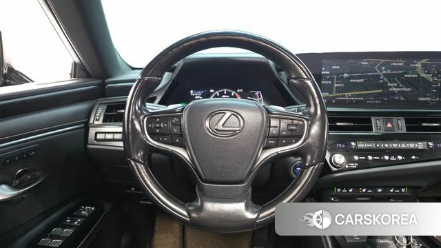 Lexus ES300h 7th generation 2022 Черный из Кореи, фото 4