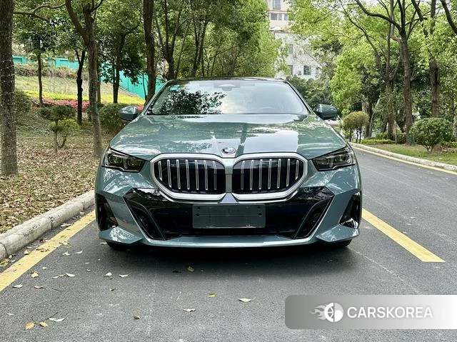 BMW 5 series 2025 Зеленый из Китая, фото 4