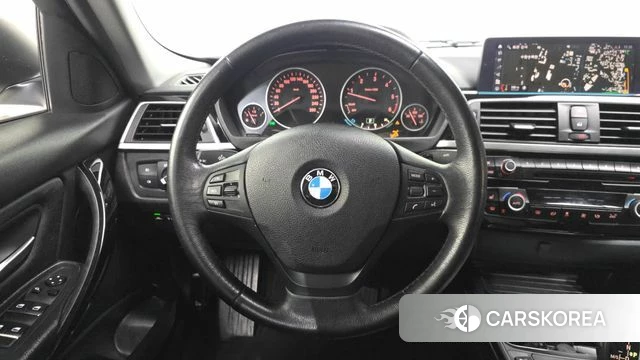 BMW 3 Series (F30) 2018 Белый из Кореи, фото 4