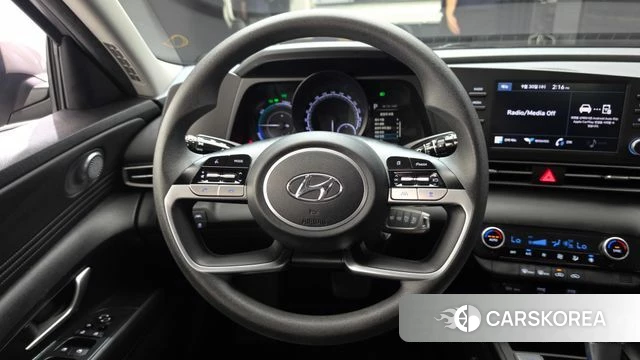 Hyundai Avante Hybrid (CN7) 2021 Серебристо-серый из Кореи, фото 4