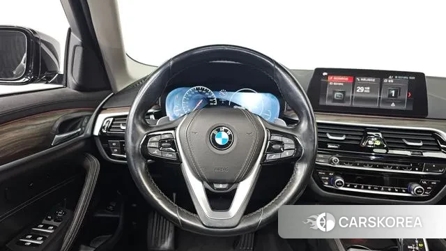 BMW 5 Series (G30) 2019 Черный из Кореи, фото 4