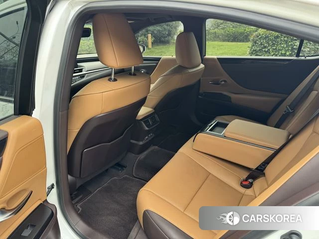 Lexus ES 2021 Белый из Китая, фото 4