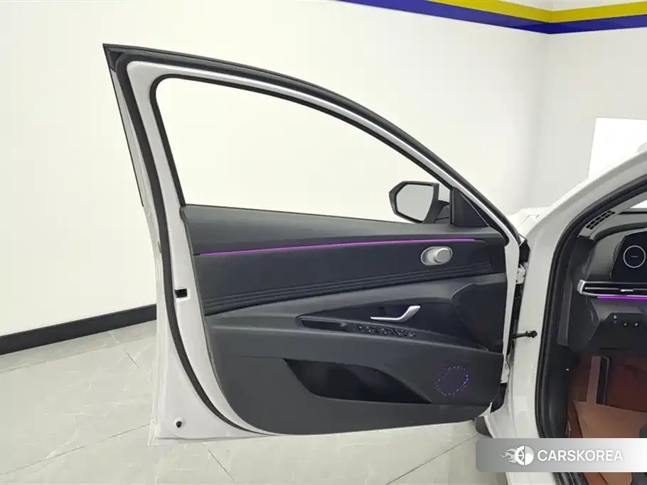 Hyundai Elantra 2026 Белый из Китая, фото 4