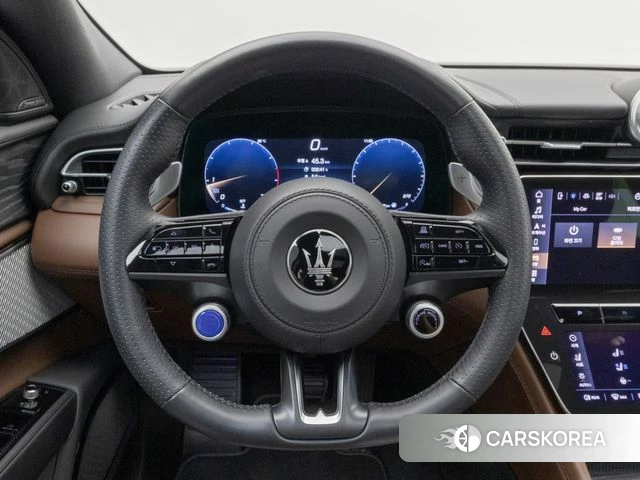Maserati Grecale 2024 Светло-серебряный цвет из Кореи, фото 4