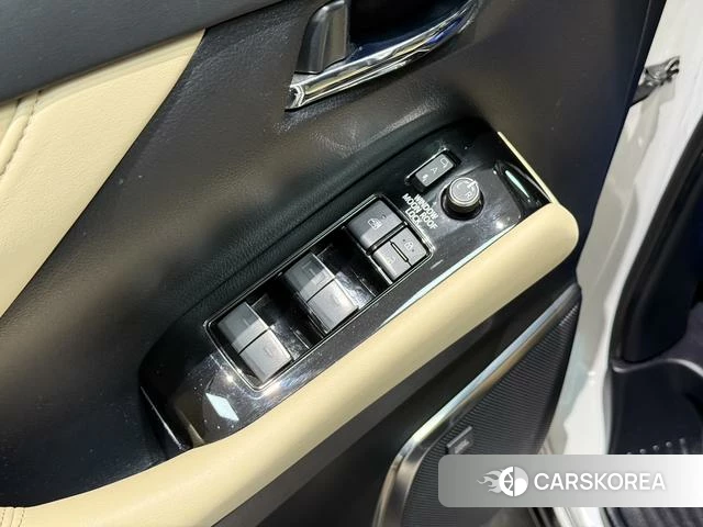 Toyota Alphard 2022 Белый из Китая, фото 4