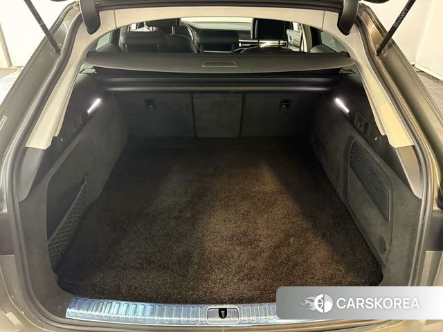Audi A6 2022 Темно-серый из Китая, фото 4