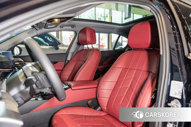 BMW 5 series 2025 Черный из Китая, фото 4