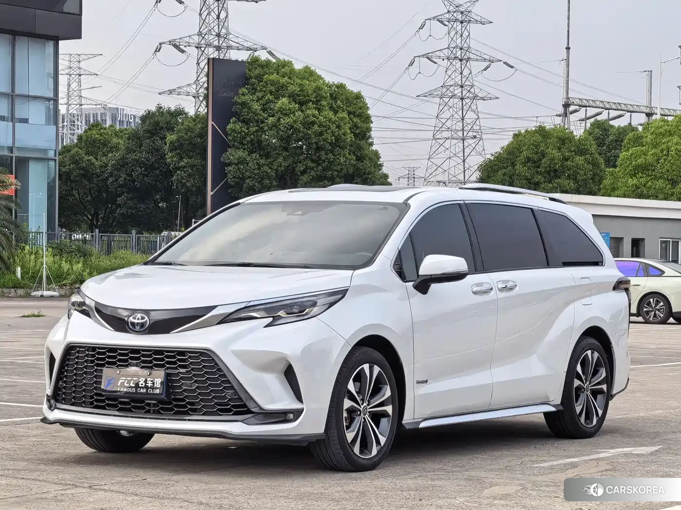 Toyota Granvia 2024 Белый из Китая, фото 4