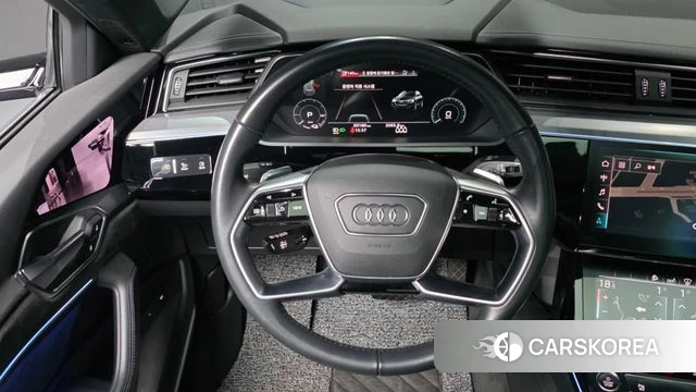 Audi e-Tron 2020 Серый из Кореи, фото 4