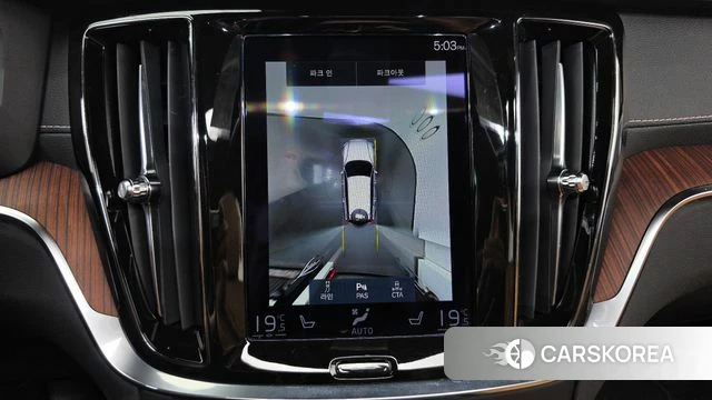 Volvo V60 Cross-Country 2nd Generation 2022 Белый из Кореи, фото 4