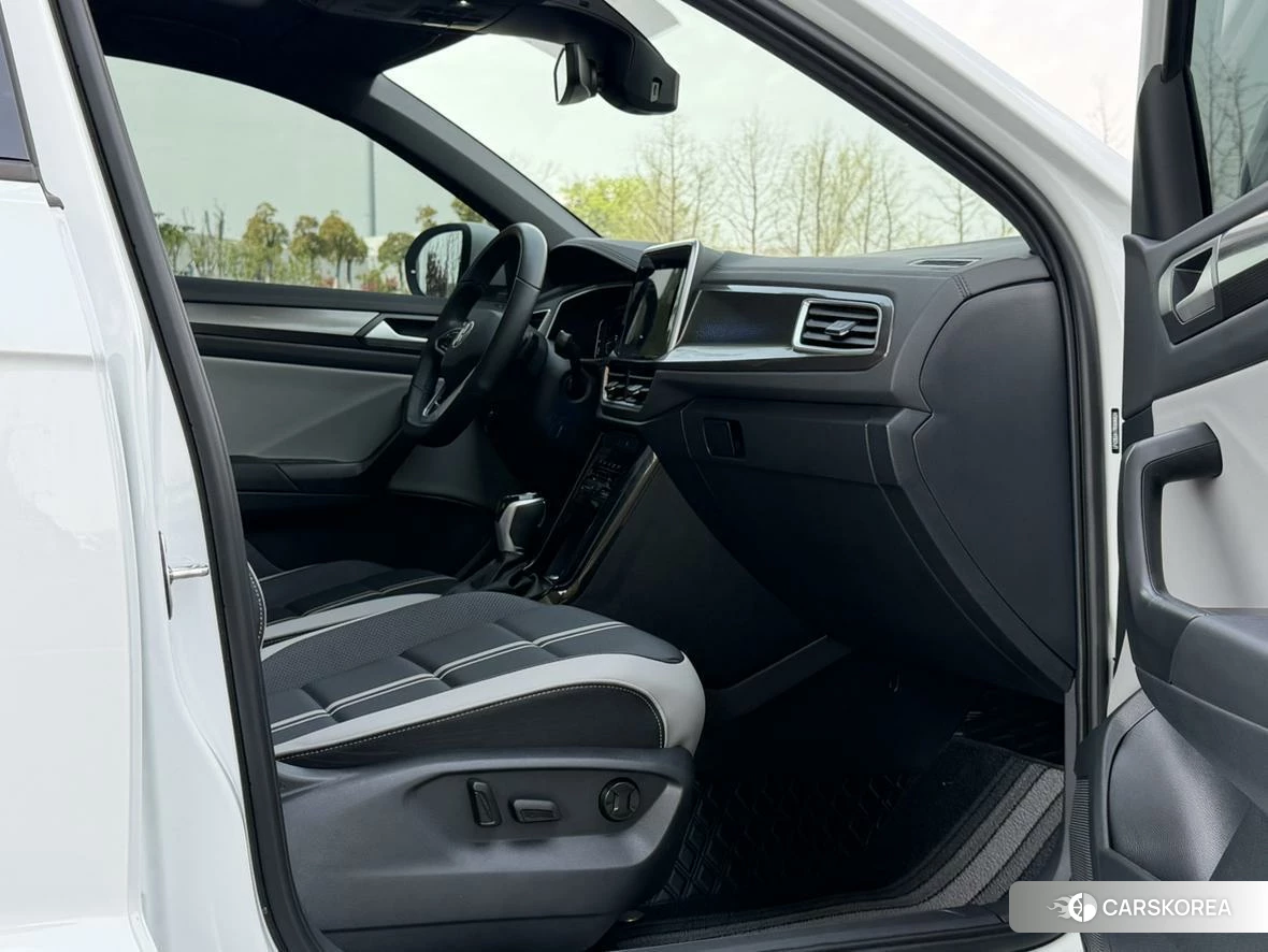 Volkswagen T-Roc 2024 Белый из Китая, фото 4