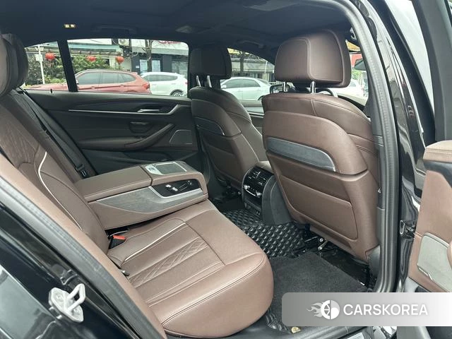 BMW 5 series 2023 Черный из Китая, фото 4