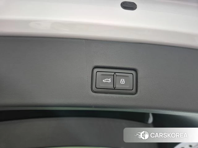 Audi Q4 e-Tron (F4) 2026 Белый из Кореи, фото 4
