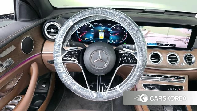Mercedes-Benz E-Class W213 2022 Белый из Кореи, фото 4