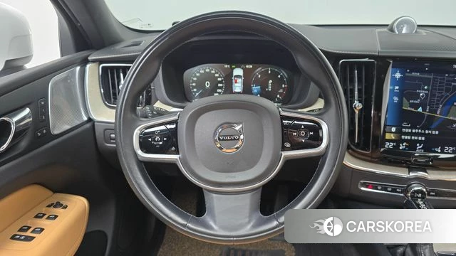Volvo XC60 second Generation 2018 Белый из Кореи, фото 4