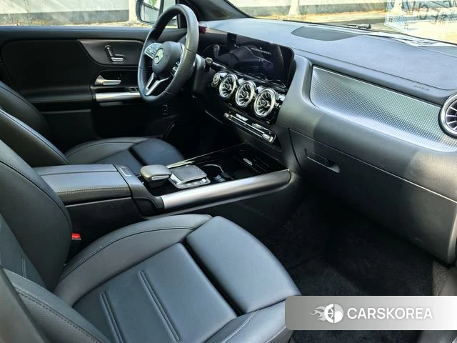 Mercedes-Benz GLA 2023 Белый из Китая, фото 4