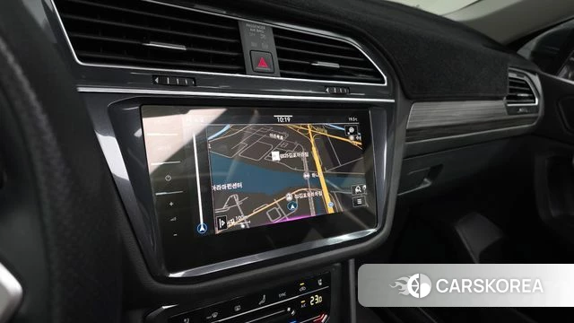 Volkswagen Tiguan Allspace 2024 Черный из Кореи, фото 4