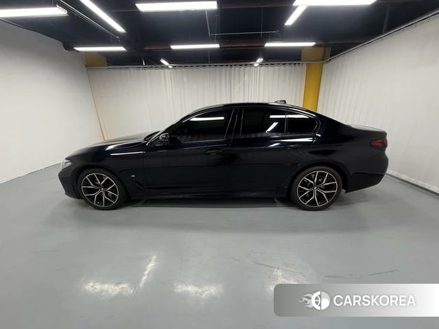 BMW 5 series 2021 Черный из Китая, фото 4