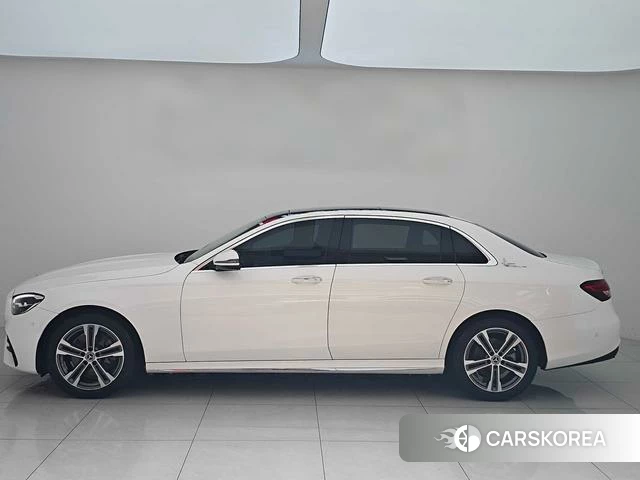 Mercedes-Benz E-Class 2021 Белый из Китая, фото 4