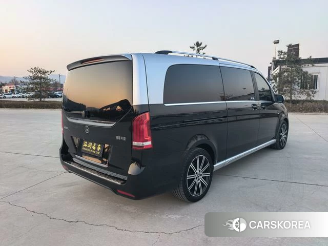Mercedes-Benz V-Class 2022 Серебристо-серый из Китая, фото 4