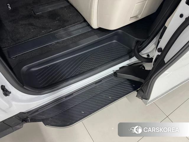 Lexus LM Second Generation 2025 Белый из Кореи, фото 4
