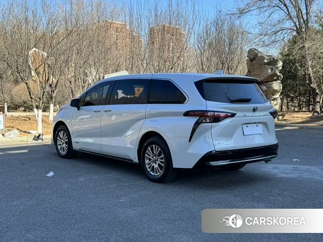 Toyota Sienna 2023 Белый из Китая, фото 4