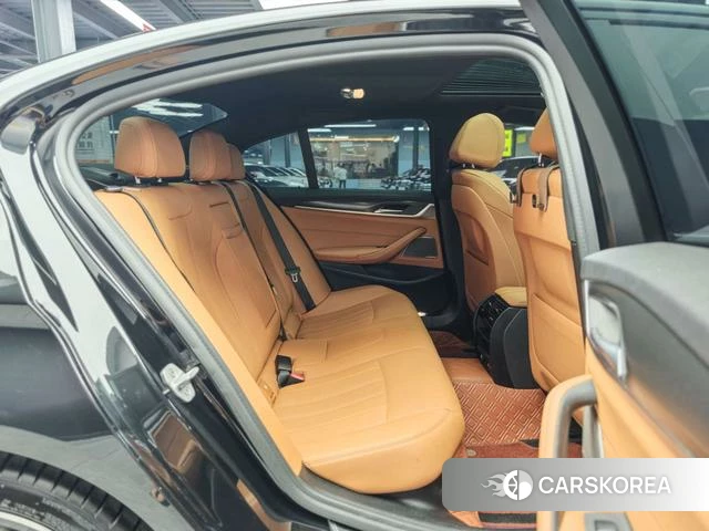 BMW 5 series 2021 Черный из Китая, фото 4