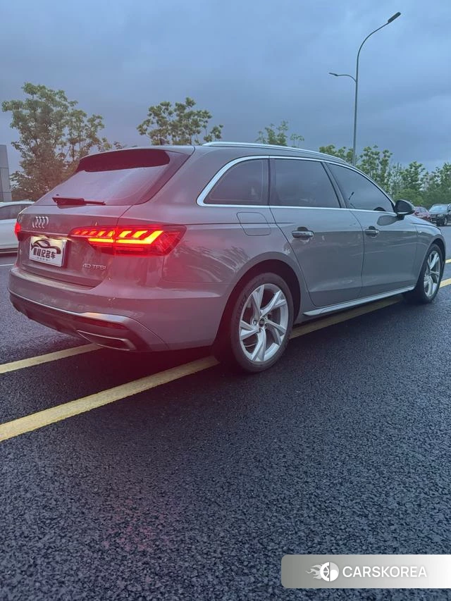 Audi A4L 2021 Темно-серый из Китая, фото 4