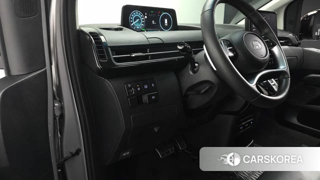 Hyundai Staria 2024 Серебристо-серый из Кореи, фото 4
