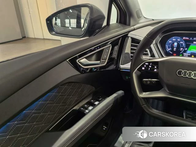 Audi Q4 2023 Темно-серый из Китая, фото 4