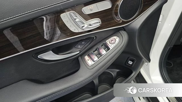 Mercedes-Benz GLC-Class X253 2020 Белый из Кореи, фото 4