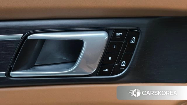 Porsche Panamera (971) 2021 Черный из Кореи, фото 4