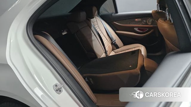 Mercedes-Benz E-Class W213 2023 Белый из Кореи, фото 4