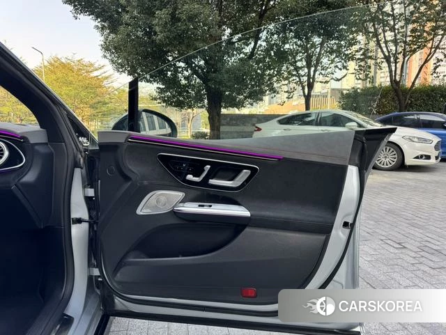 Mercedes-Benz AMG EQE 2023 Серебристо-серый из Китая, фото 4