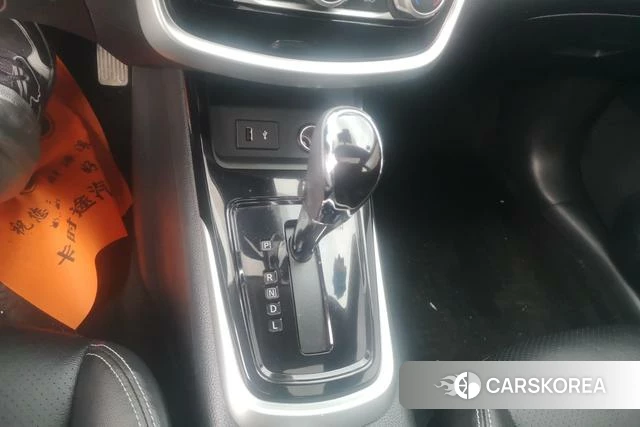 Nissan Tiida 2022 Белый из Китая, фото 4