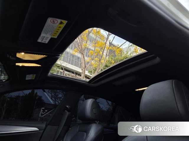 BMW 5 Series (G30) 2018 Белый из Кореи, фото 4
