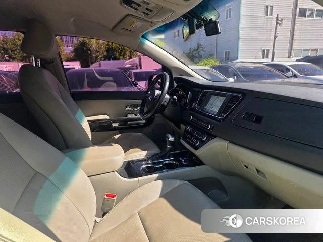 Kia The New Carnival 2018 Серебряный из Кореи, фото 4