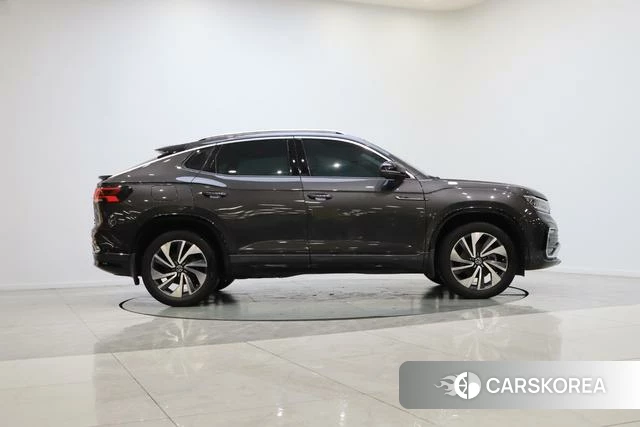 Volkswagen Tayron 2021 Черный из Китая, фото 4