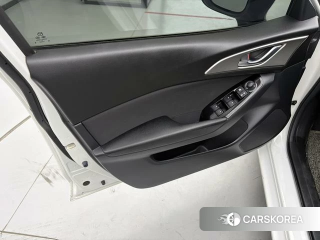 Mazda 3 2020 Белый из Китая, фото 4